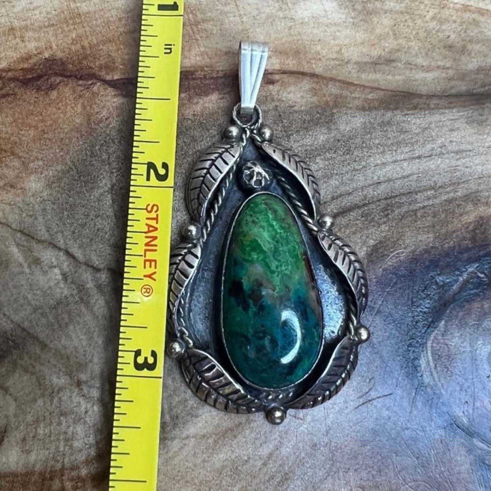 🚫SOLD🚫Vintage Navajo Pendant Sterling Silver and Chrysocolla - Picture 9 of 10